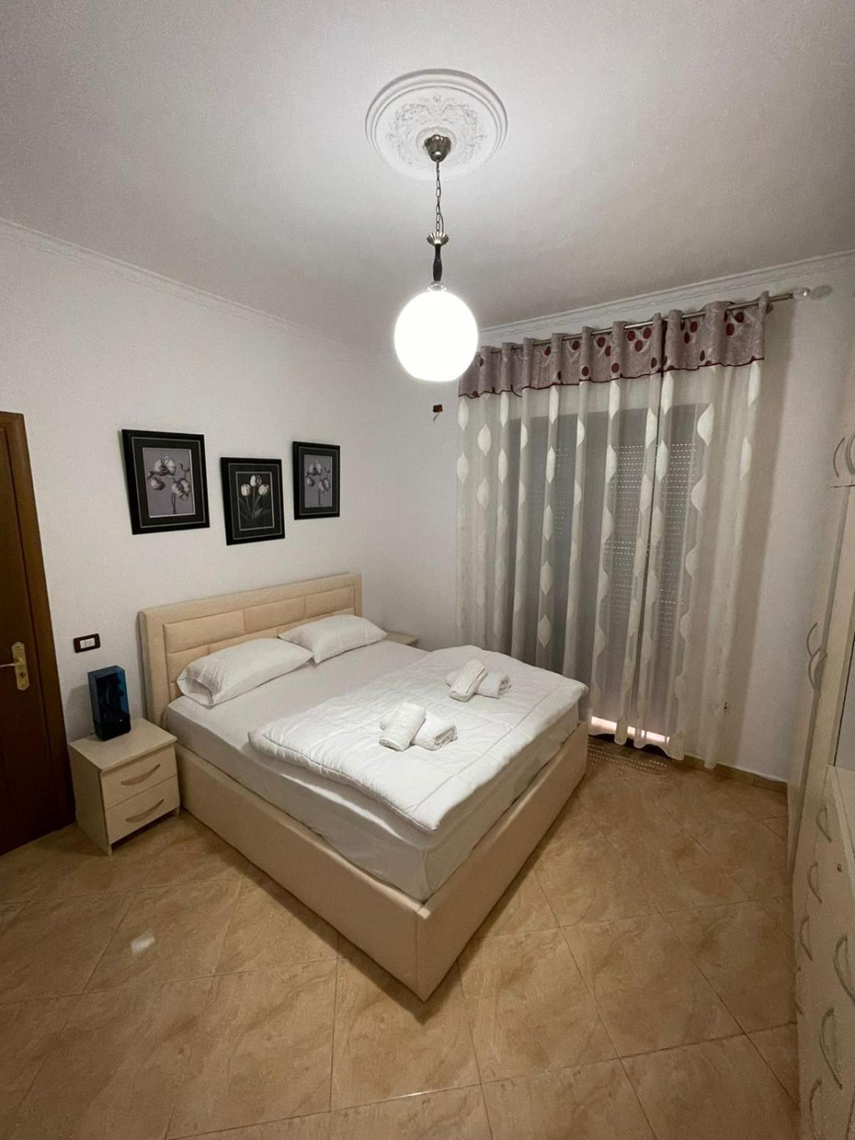 Anel'S Guesthouse Berat Exterior photo