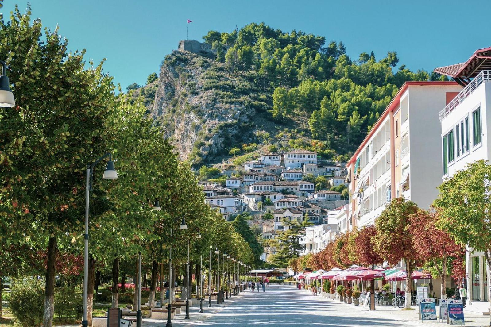 Anel'S Guesthouse Berat Exterior photo