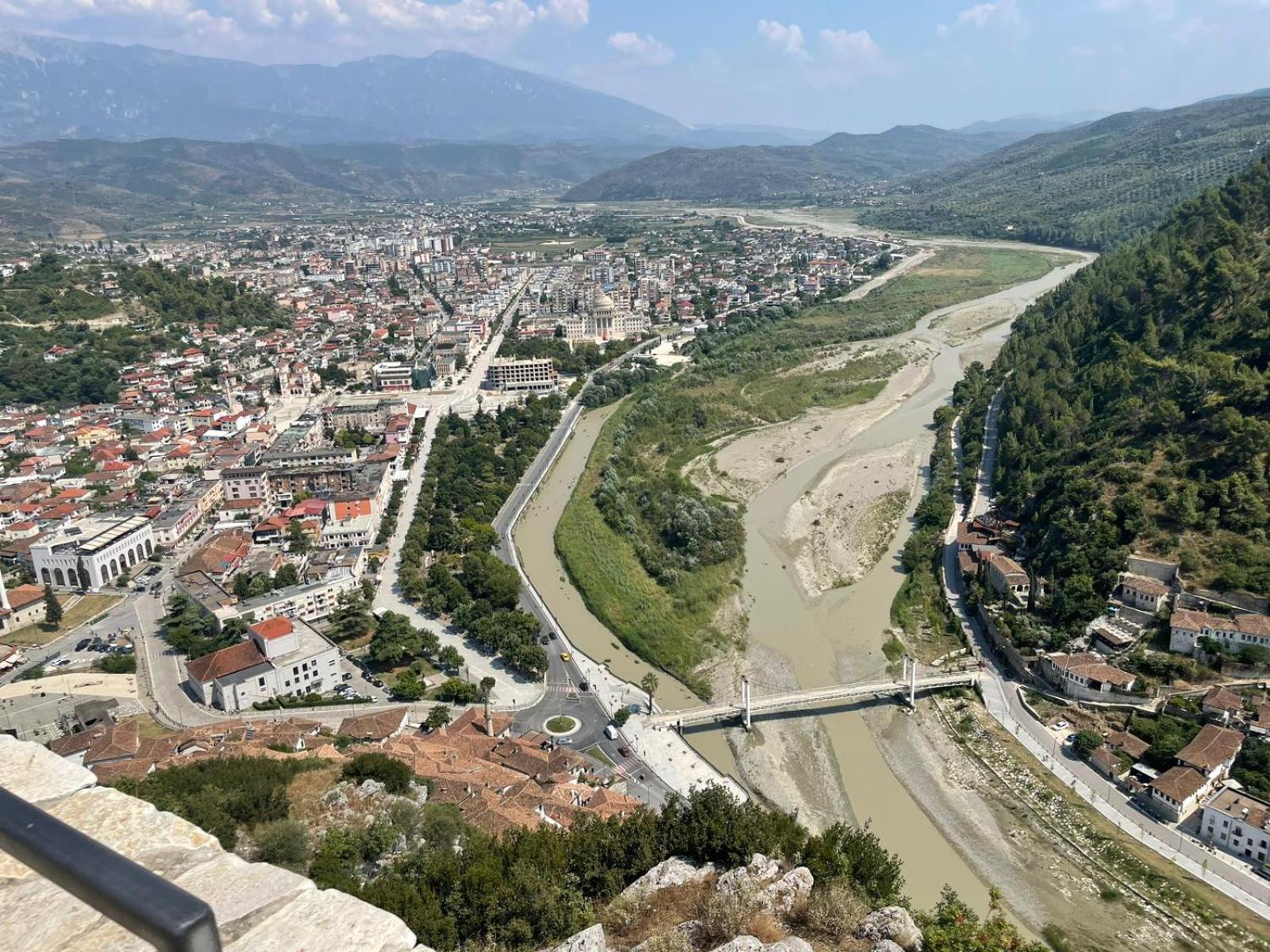 Anel'S Guesthouse Berat Exterior photo