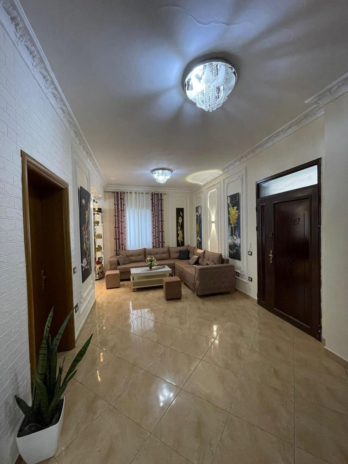Anel'S Guesthouse Berat Exterior photo