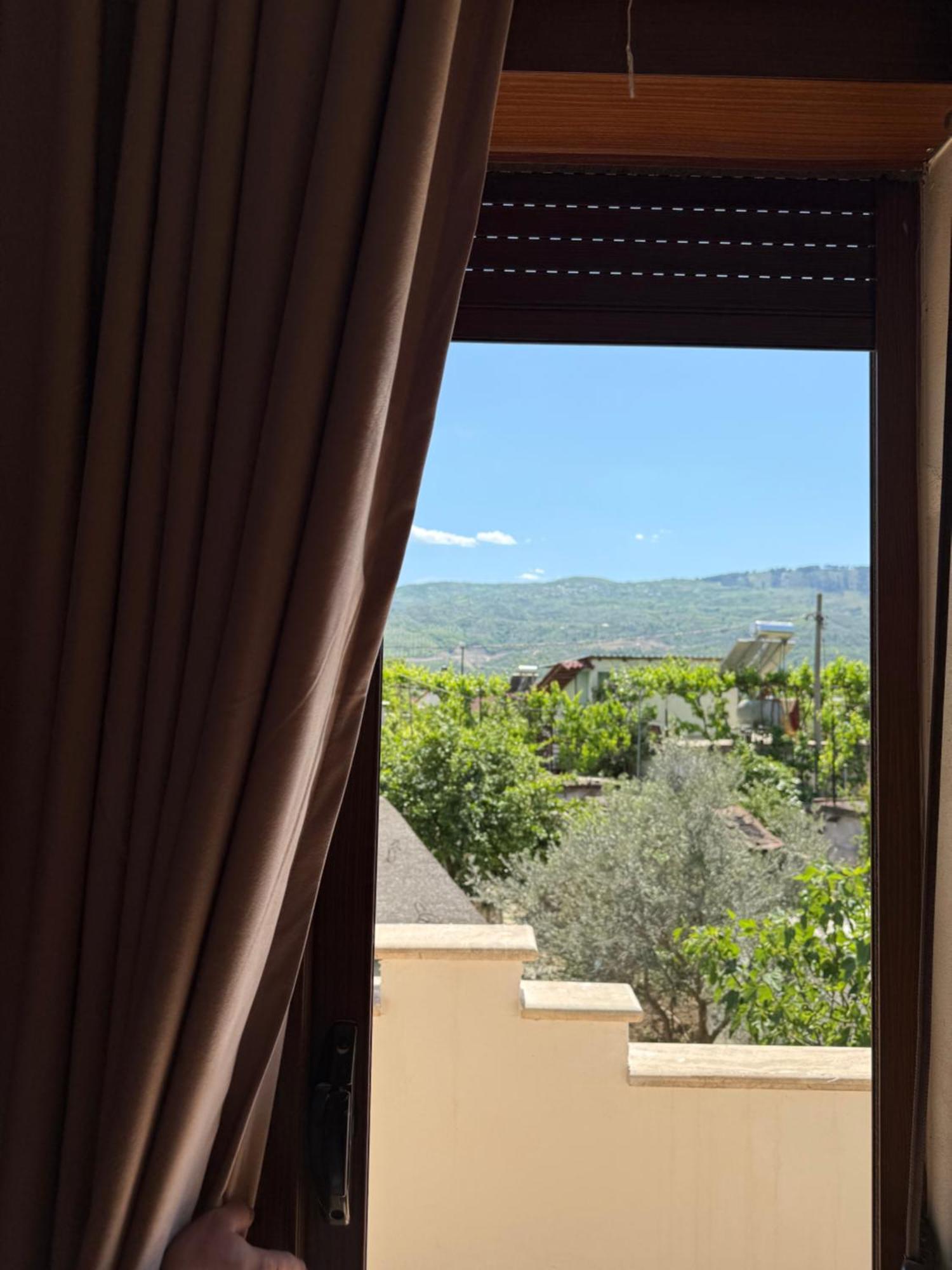 Anel'S Guesthouse Berat Exterior photo