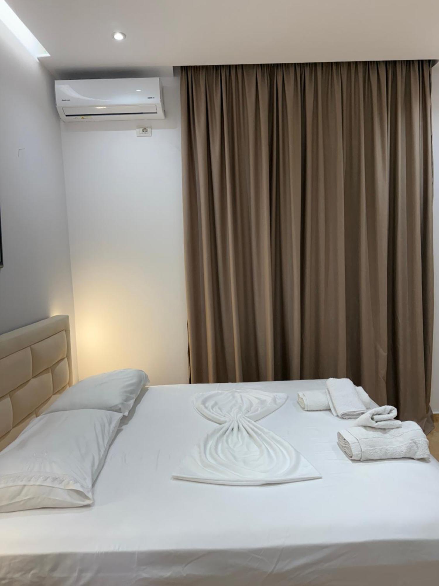 Anel'S Guesthouse Berat Exterior photo